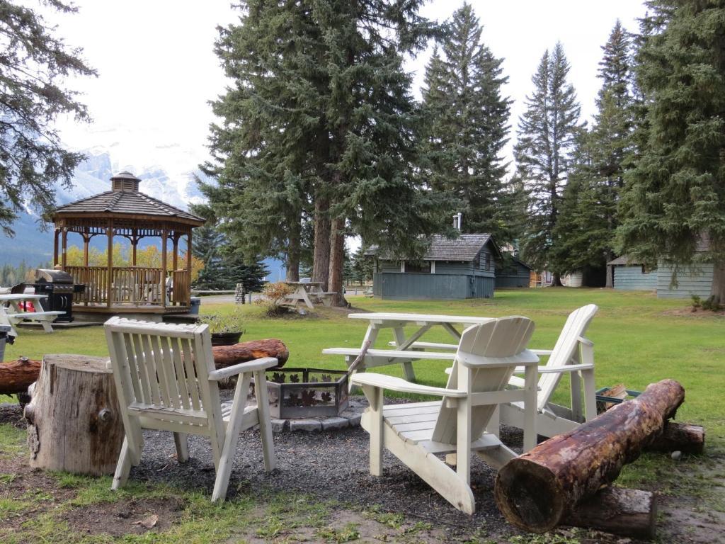 Rundle Chalets Canmore Eksteriør bilde